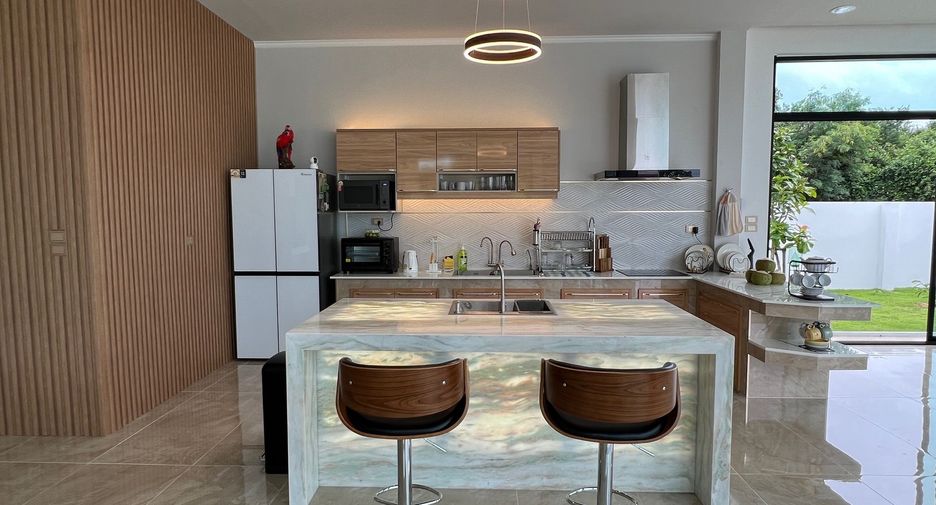 For sale 4 bed house in Sattahip, Chonburi