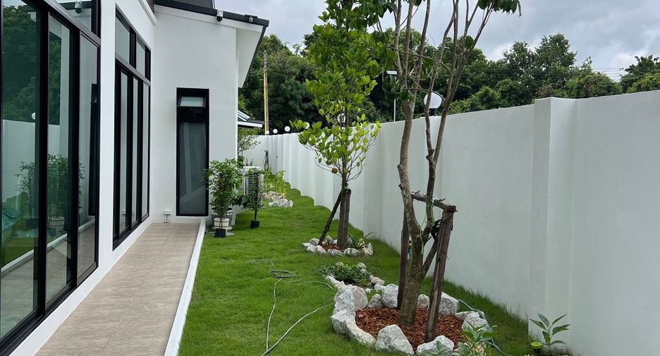 For sale 4 bed house in Sattahip, Chonburi