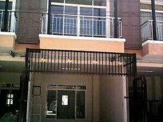 For sale 2 bed townhouse in Mueang Songkhla, Songkhla