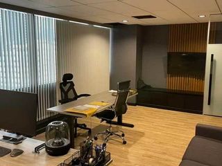 For rent 1 bed office in Khlong Toei, Bangkok
