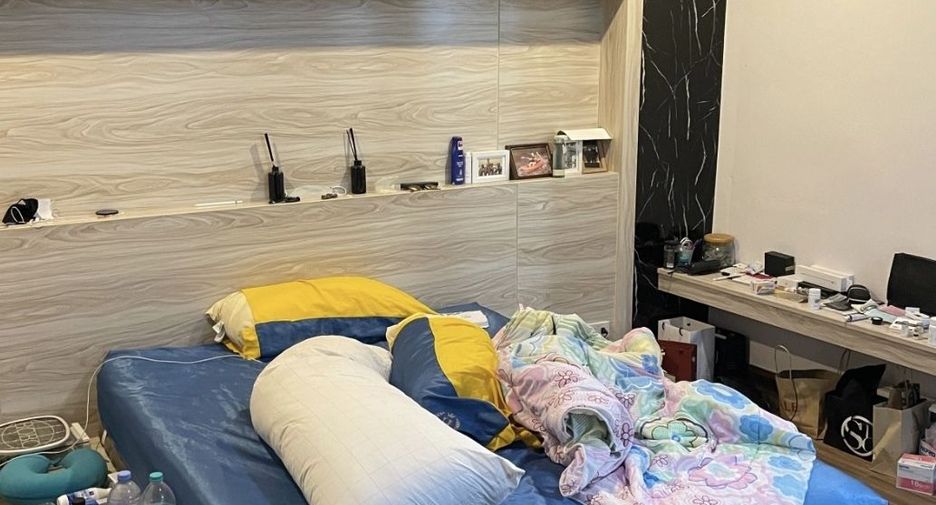 For sale 4 Beds townhouse in Bangkok Yai, Bangkok