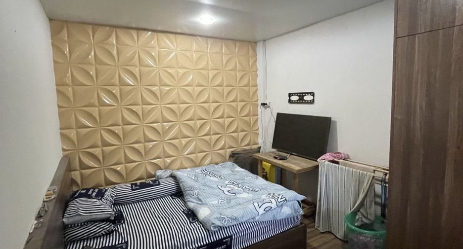 For sale 4 Beds townhouse in Bangkok Yai, Bangkok