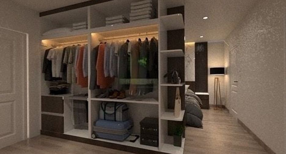 For rent 4 Beds townhouse in Bangkok Yai, Bangkok