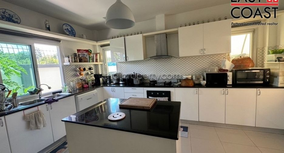 Haus zum Kauf mit 5 Zimmer in Bang Lamung, Chonburi