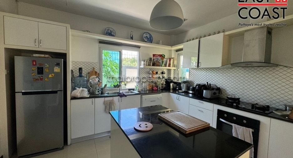 Haus zum Kauf mit 5 Zimmer in Bang Lamung, Chonburi