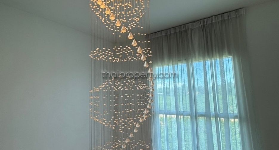 Haus zum Kauf mit 5 Zimmer in Bang Lamung, Chonburi