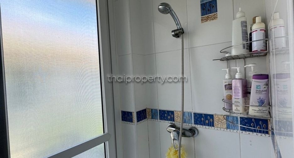 Haus zum Kauf mit 5 Zimmer in Bang Lamung, Chonburi