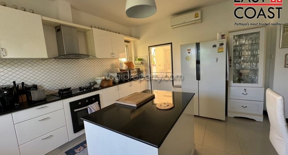 Haus zum Kauf mit 5 Zimmer in Bang Lamung, Chonburi