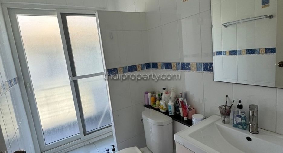 Haus zum Kauf mit 5 Zimmer in Bang Lamung, Chonburi