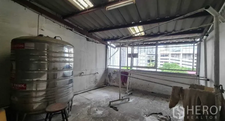 For sale retail Space in Watthana, Bangkok