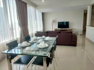 For rent 3 bedrooms condo in Khlong Toei, Bangkok