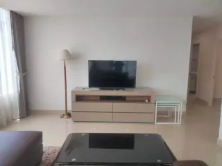 For rent 3 bedrooms condo in Khlong Toei, Bangkok