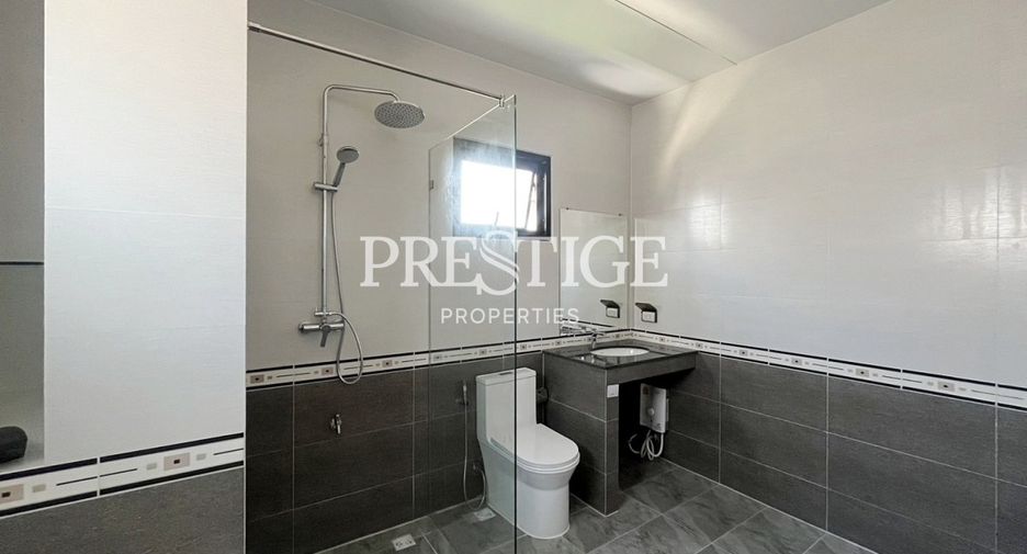 For rent 4 bedrooms house in East Pattaya, Pattaya