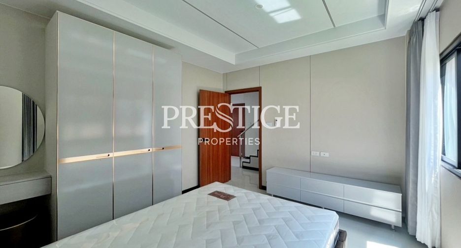For rent 4 bedrooms house in East Pattaya, Pattaya
