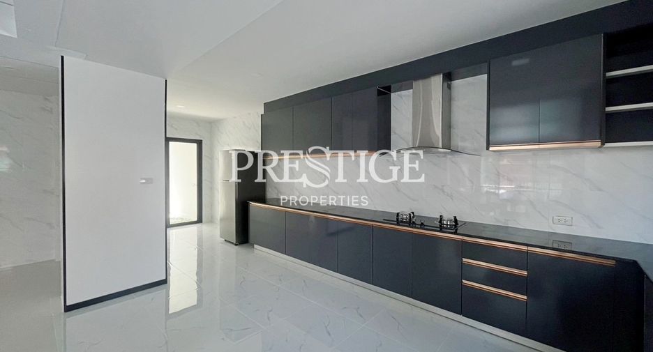 For rent 4 bedrooms house in East Pattaya, Pattaya