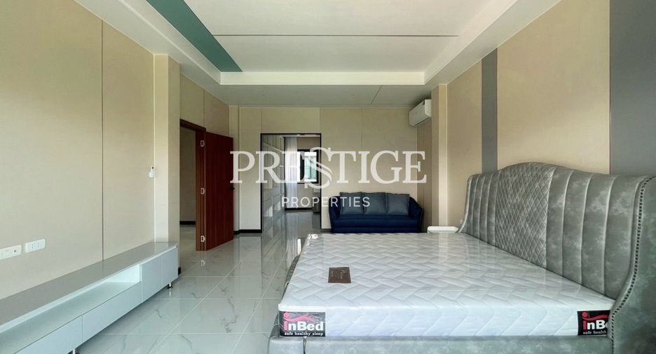 For rent 4 bedrooms house in East Pattaya, Pattaya