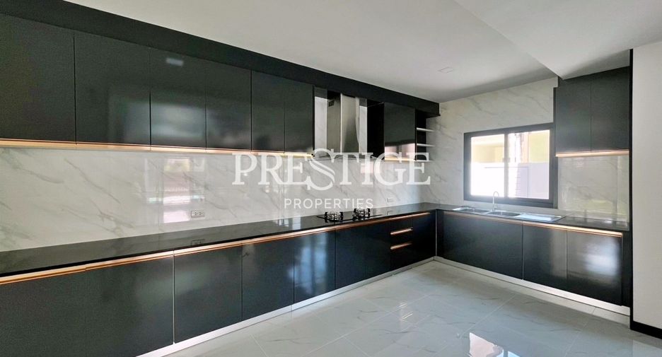 For rent 4 bedrooms house in East Pattaya, Pattaya
