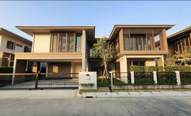 For sale 4 Beds house in Bang Kapi, Bangkok