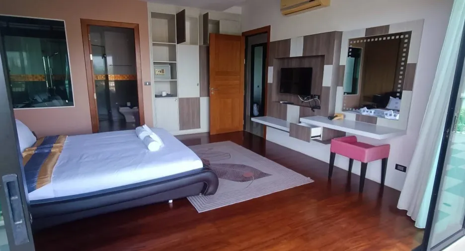 For sale 2 bed condo in Mueang Phuket, Phuket