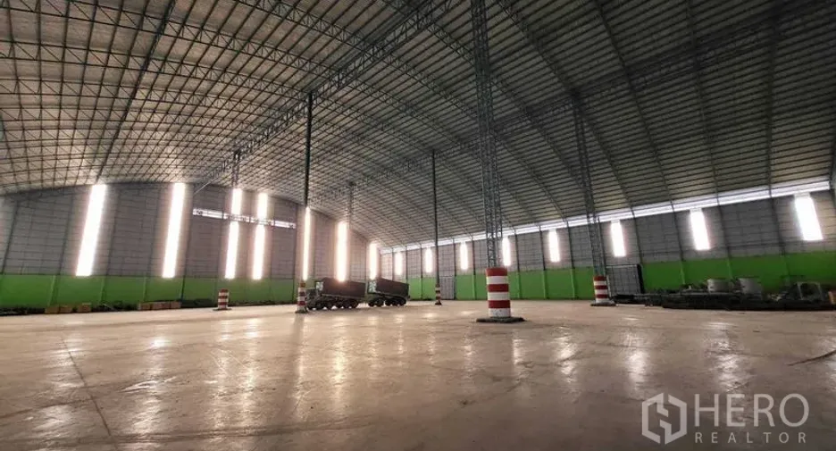 For rent warehouse in Sai Noi, Nonthaburi
