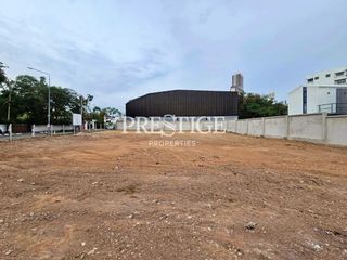 出售 土地 在 Bang Lamung, Chon Buri