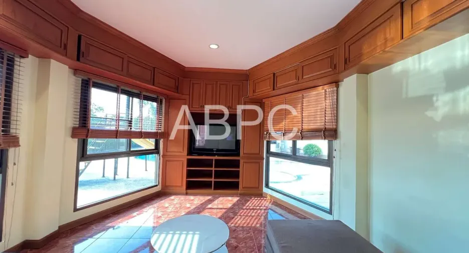 For rent and for sale 3 bedrooms house in Bang Lamung, Chonburi
