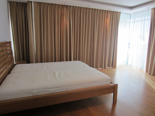 For rent 3 Beds condo in Phaya Thai, Bangkok