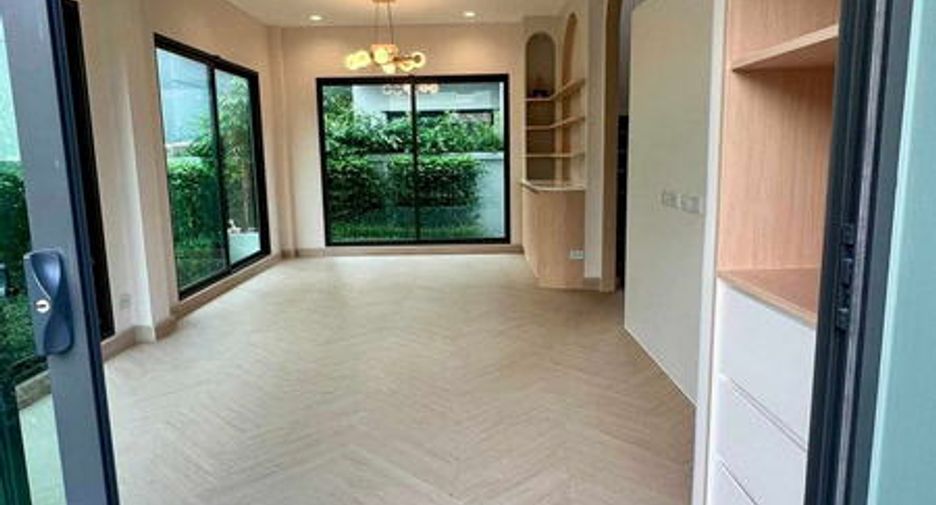 For sale 4 bed house in Bang Kruai, Nonthaburi