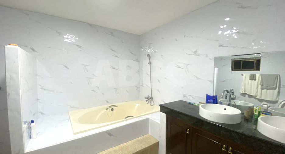 For rent 4 bedrooms house in Bang Lamung, Chonburi