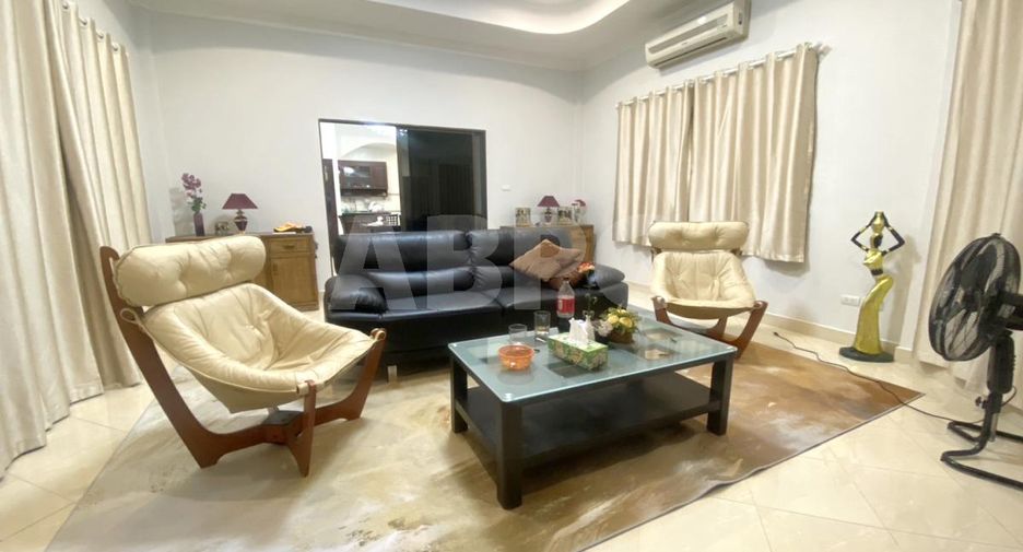 For rent 4 bedrooms house in Bang Lamung, Chonburi