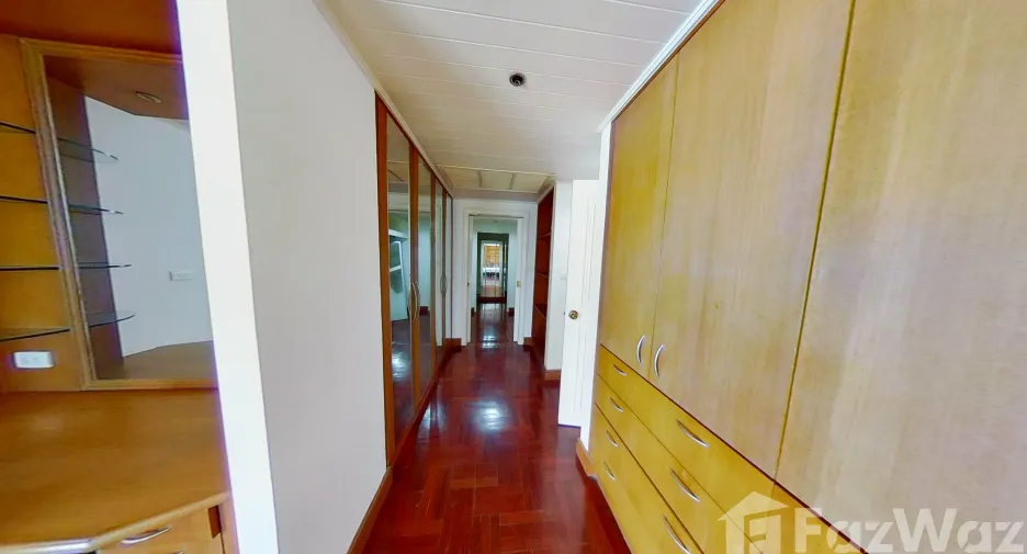 For rent 4 bed condo in Watthana, Bangkok