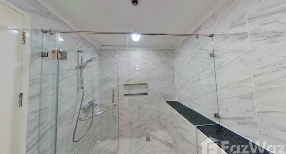 For rent 4 bed condo in Watthana, Bangkok