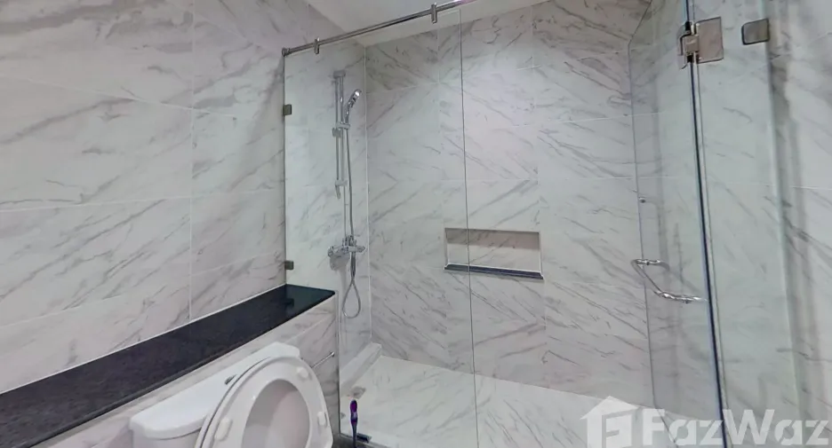 For rent 4 bed condo in Watthana, Bangkok