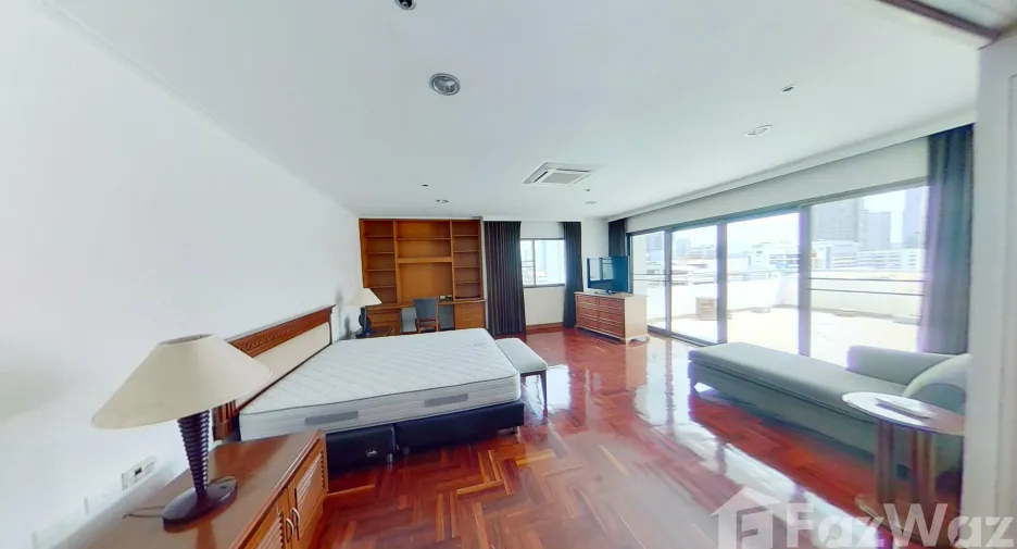 For rent 4 bed condo in Watthana, Bangkok