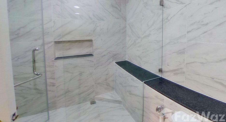 For rent 4 bed condo in Watthana, Bangkok