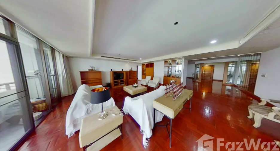 For rent 4 bed condo in Watthana, Bangkok