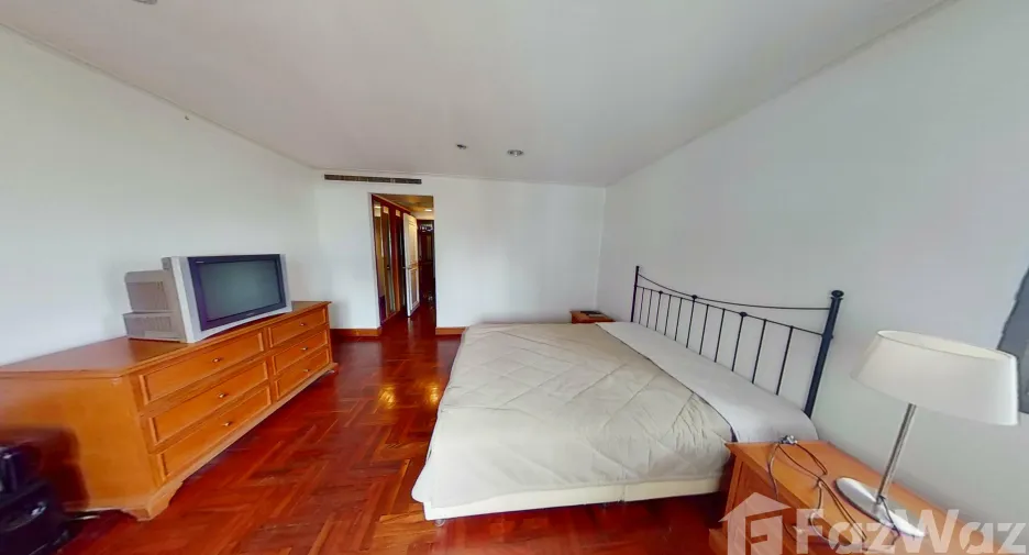 For rent 4 bed condo in Watthana, Bangkok