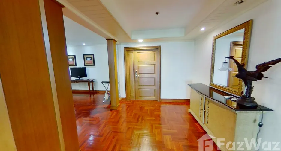 For rent 4 bed condo in Watthana, Bangkok