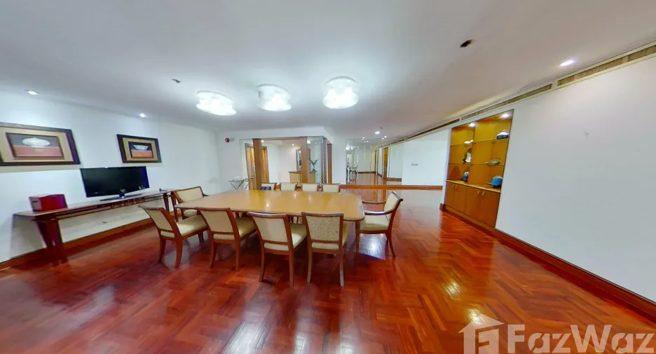 For rent 4 bed condo in Watthana, Bangkok