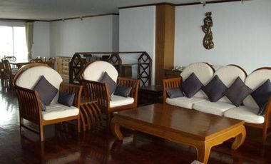 For rent 3 bed condo in Watthana, Bangkok