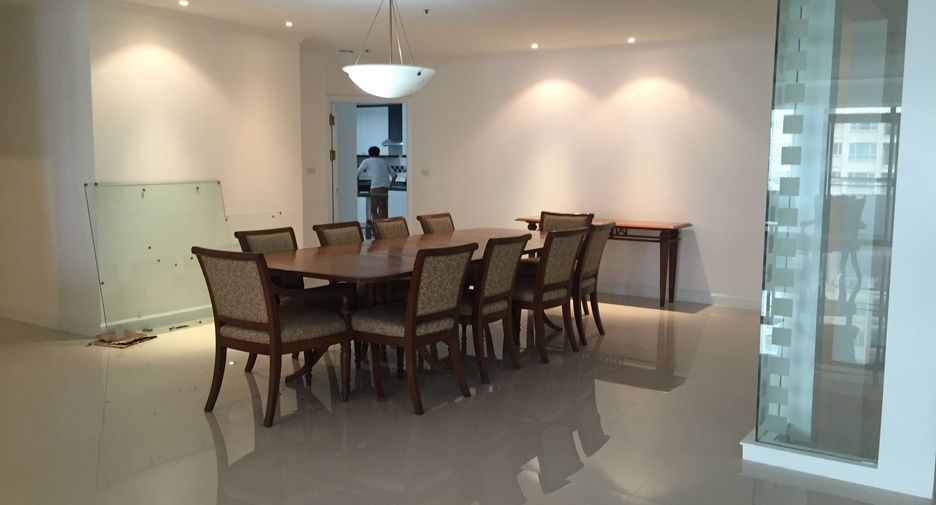For rent 3 bed condo in Watthana, Bangkok