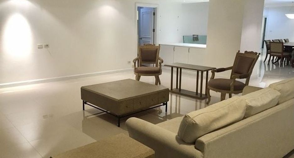 For rent 3 bed condo in Watthana, Bangkok