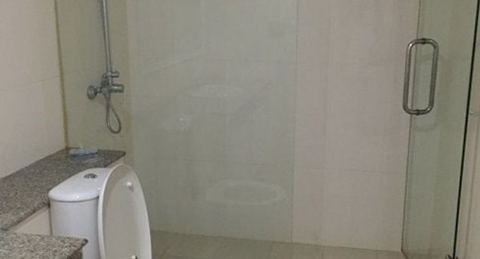 For rent 3 bed condo in Watthana, Bangkok