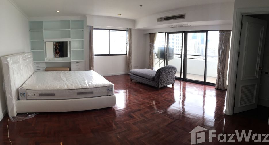 For rent 3 bed condo in Watthana, Bangkok