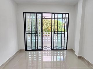 For sale 3 bed townhouse in Thanyaburi, Pathum Thani