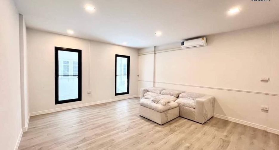 For sale 3 bed house in Pak Kret, Nonthaburi