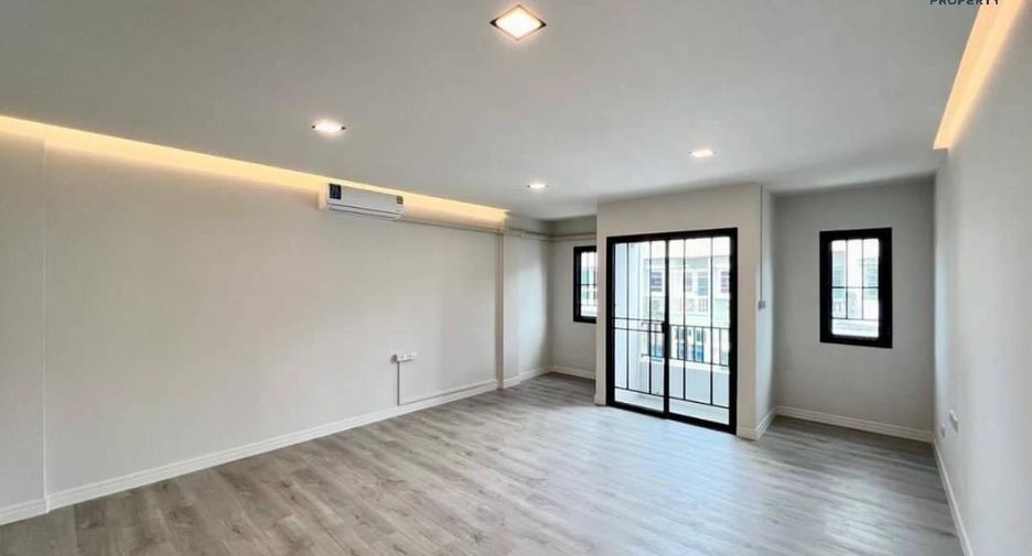 For sale 3 bed house in Pak Kret, Nonthaburi
