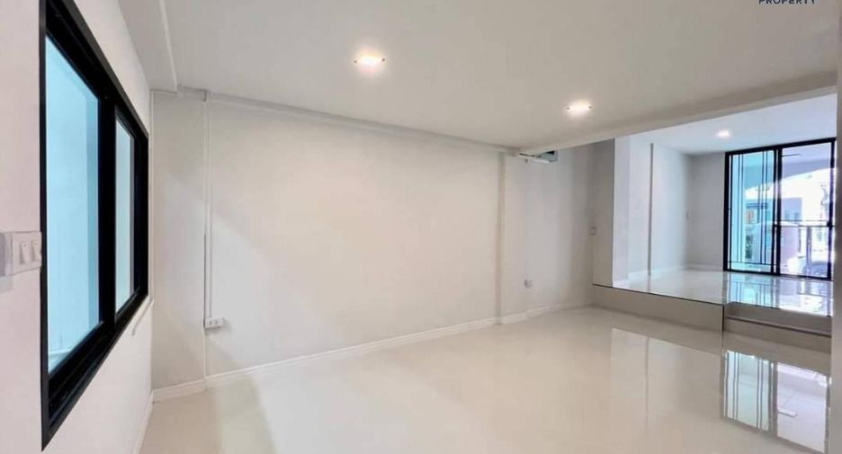 For sale 3 bed house in Pak Kret, Nonthaburi
