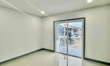 For sale 3 Beds townhouse in Sai Noi, Nonthaburi