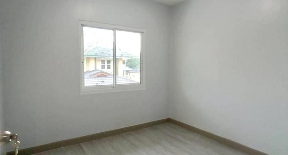 For sale 3 bed townhouse in Bang Bua Thong, Nonthaburi